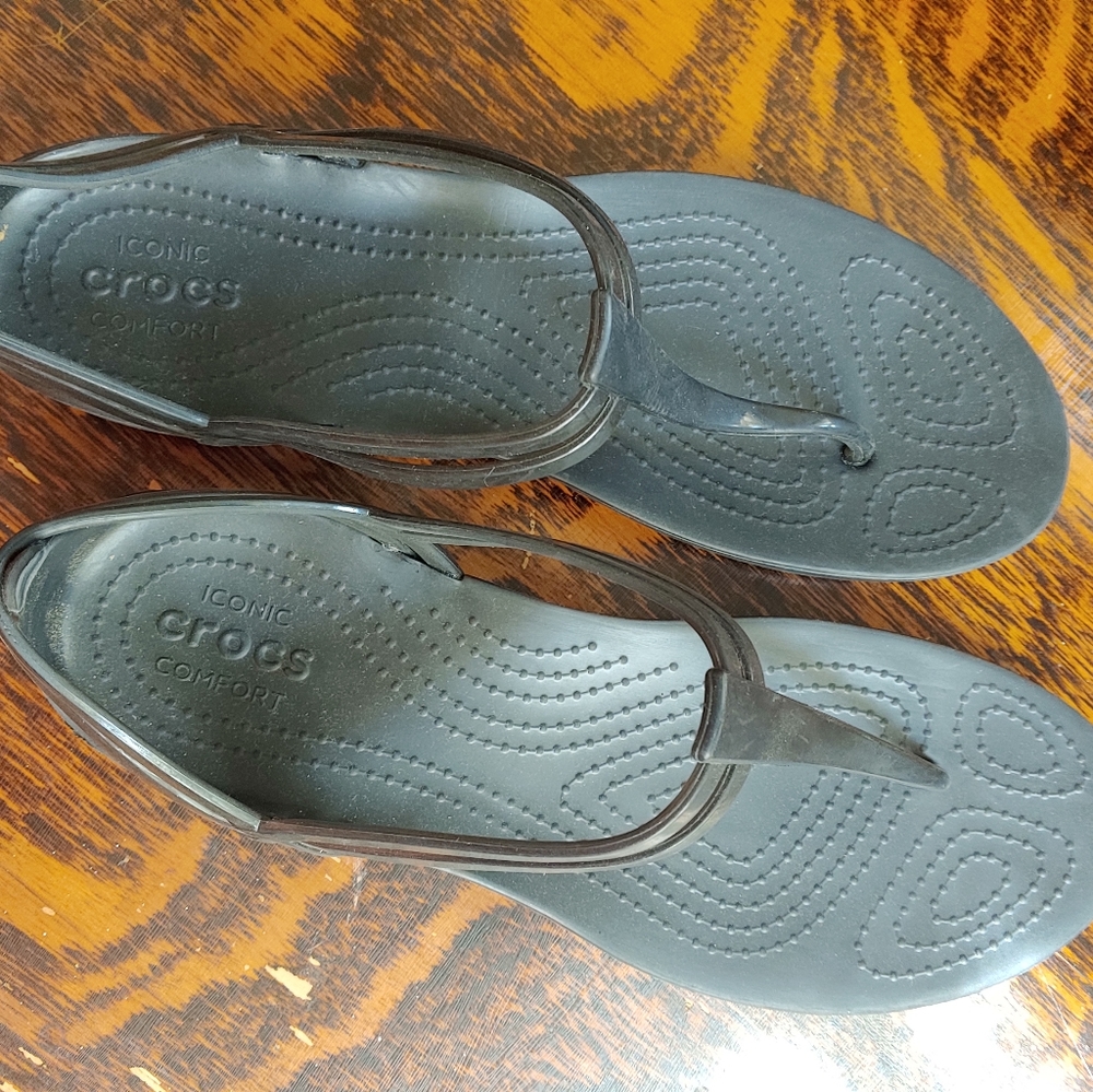 Crocs, iconic comfort, sandal